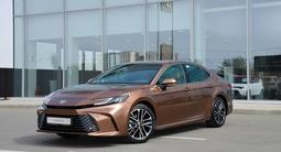 Toyota Camry Luxe 2025 года за 25 190 000 тг. в Тараз