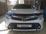 Toyota Camry 2017 года за 12 300 000 тг. в Шымкент