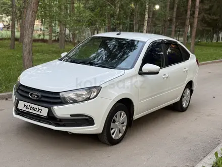 ВАЗ (Lada) Granta 2190 2023 года за 3 890 000 тг. в Алматы