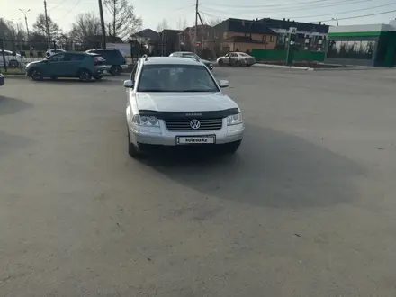 Volkswagen Passat 2002 года за 3 350 000 тг. в Петропавловск – фото 17