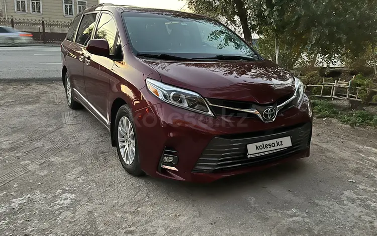 Toyota Sienna 2017 годаүшін14 900 000 тг. в Алматы