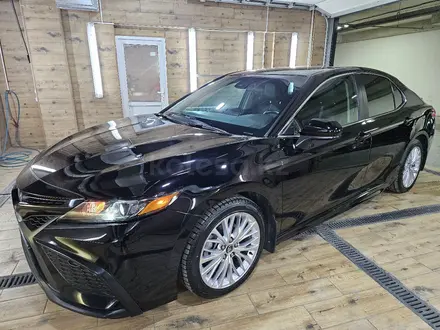 Toyota Camry 2020 года за 13 100 000 тг. в Алматы – фото 5