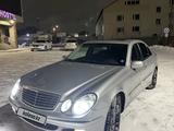 Mercedes-Benz E 240 2003 годаүшін4 490 000 тг. в Караганда – фото 2