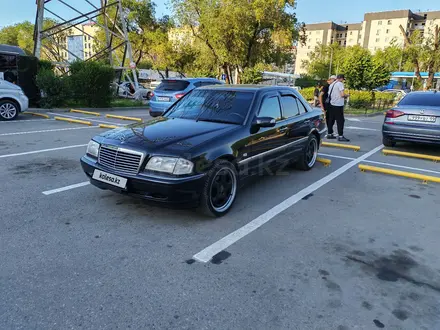 Mercedes-Benz C 280 1999 года за 3 500 000 тг. в Алматы – фото 2