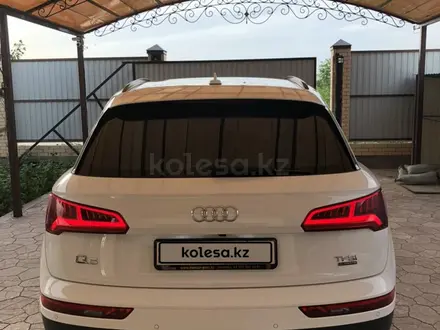 Audi Q5 2017 года за 29 000 000 тг. в Алматы – фото 2