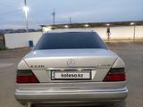 Mercedes-Benz E 220 1994 годаүшін1 500 000 тг. в Сатпаев – фото 2