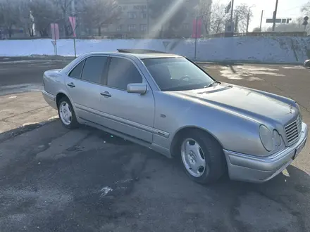 Mercedes-Benz E 320 1997 года за 3 700 000 тг. в Алматы – фото 9