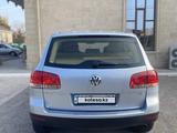 Volkswagen Touareg 2004 года за 5 800 000 тг. в Тараз – фото 2