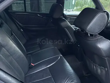 Mercedes-Benz E 320 1998 года за 2 950 000 тг. в Астана – фото 10