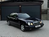 Mercedes-Benz E 320 1998 годаүшін2 950 000 тг. в Астана