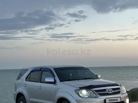 Toyota Fortuner 2006 года за 10 300 000 тг. в Актау – фото 4