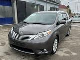 Toyota Sienna 2013 годаfor10 200 000 тг. в Кызылорда