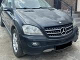 Mercedes-Benz ML 350 2007 года за 3 300 000 тг. в Атырау – фото 3