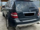 Mercedes-Benz ML 350 2007 годаүшін3 500 000 тг. в Атырау – фото 2