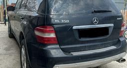 Mercedes-Benz ML 350 2007 года за 3 500 000 тг. в Атырау – фото 2