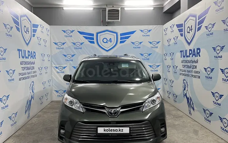 Toyota Sienna 2018 годаfor14 990 000 тг. в Тараз