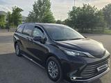 Toyota Sienna 2022 года за 21 800 000 тг. в Алматы – фото 3