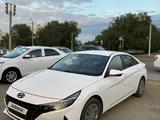 Hyundai Avante 2021 года за 7 500 000 тг. в Уральск – фото 2