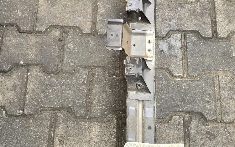 Усилитель бампер передний митсубиси аутландер 2007 за 30 000 тг. в Алматы