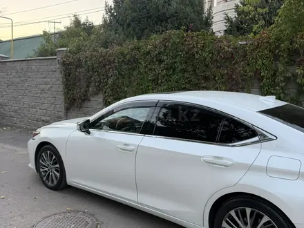 Lexus ES 250 2020 года за 19 200 000 тг. в Алматы – фото 7