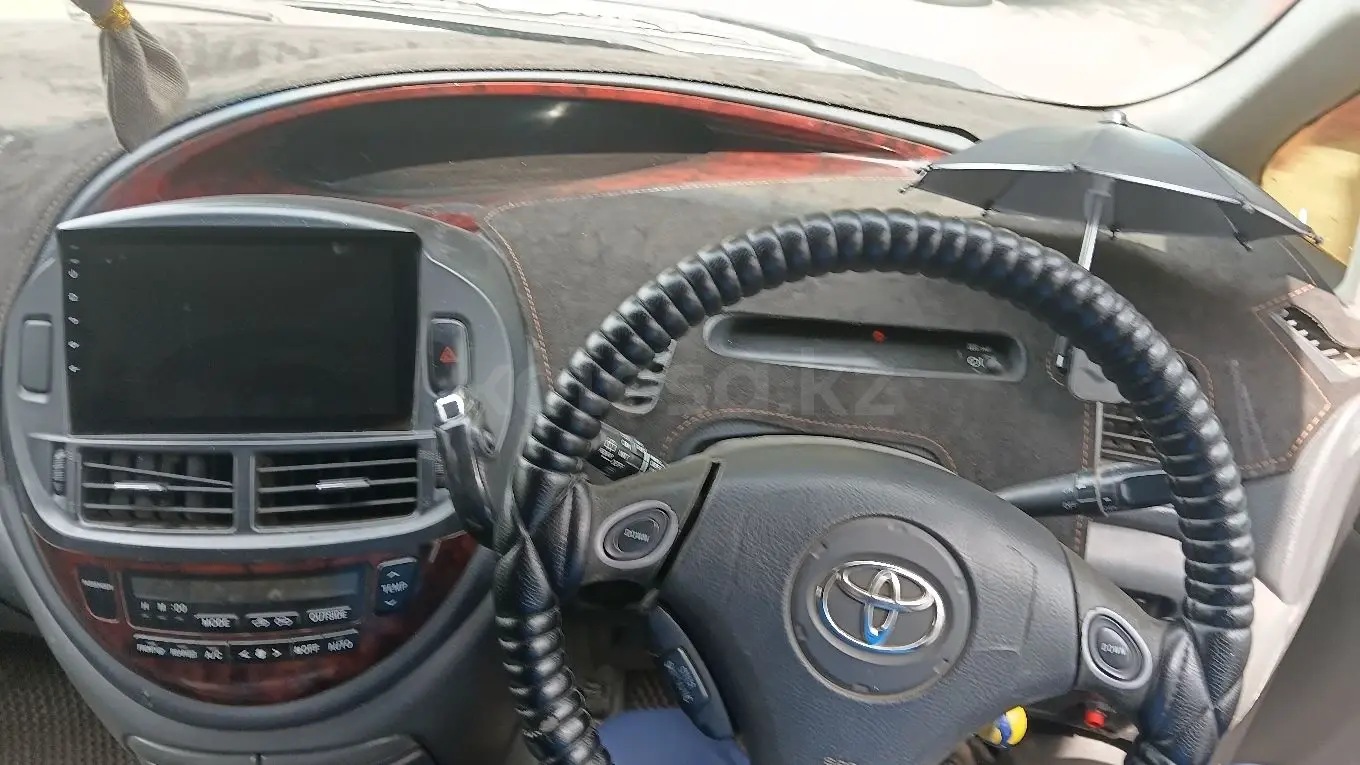 Toyota Estima, 2005