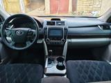 Toyota Camry 2013 года за 6 900 000 тг. в Актобе – фото 5