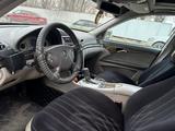 Mercedes-Benz E 240 2002 года за 4 500 000 тг. в Жезказган – фото 2