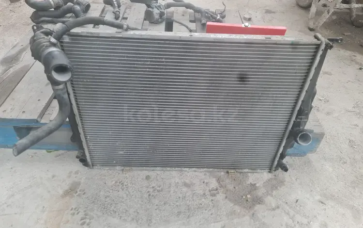 Радиатор охлаждения радиатора основной на бмв е90 bmw e90үшін60 000 тг. в Алматы