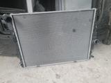 Радиатор охлаждения радиатора основной на бмв е90 bmw e90үшін60 000 тг. в Алматы – фото 2