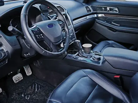 Ford Explorer 2015 года за 14 000 000 тг. в Алматы – фото 8