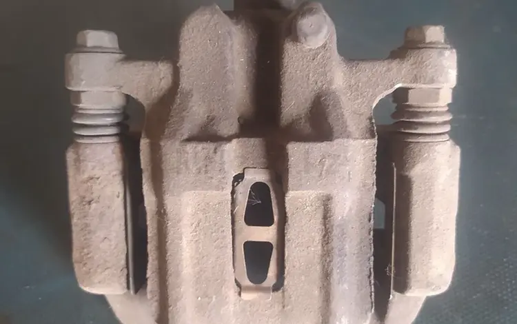 Суппорт тормозной задний за 15 000 тг. в Алматы