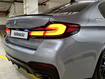 BMW 530 2022 года за 28 000 000 тг. в Алматы – фото 15