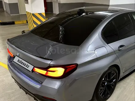 BMW 530 2022 года за 28 000 000 тг. в Алматы – фото 16