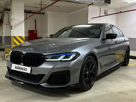 BMW 530 2022 года за 28 000 000 тг. в Алматы – фото 4