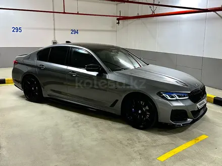 BMW 530 2022 года за 28 000 000 тг. в Алматы – фото 8