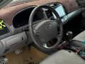 Toyota Camry 2005 года за 5 850 000 тг. в Актобе – фото 7