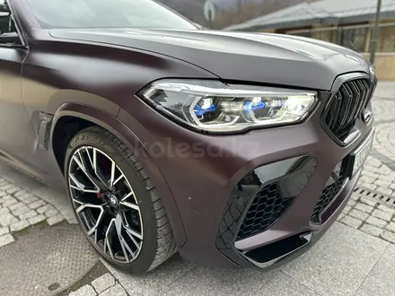 BMW X6 M 2021 года за 75 000 000 тг. в Алматы – фото 16