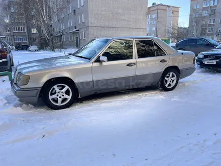 Mercedes-Benz E 280 1994 года за 2 350 000 тг. в Петропавловск – фото 2