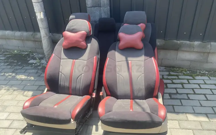 Чехлы на BMW 7.F01/02 за 25 000 тг. в Алматы