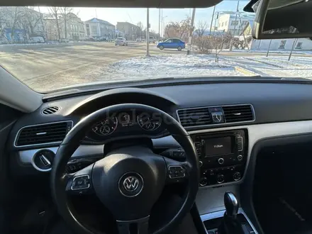 Volkswagen Passat 2014 года за 4 500 000 тг. в Уральск – фото 9