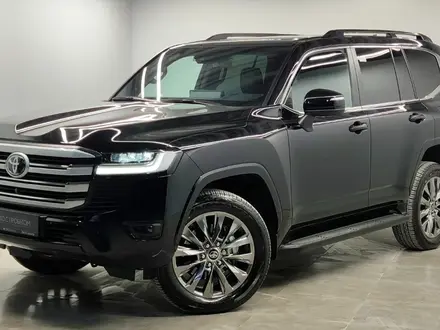 Toyota Land Cruiser Luxe 2024 года за 54 000 000 тг. в Алматы