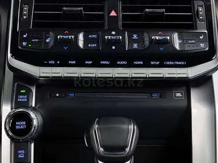Toyota Land Cruiser Luxe 2024 года за 54 000 000 тг. в Алматы – фото 13