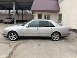 Mercedes-Benz E 230 1998 года за 3 000 000 тг. в Талдыкорган