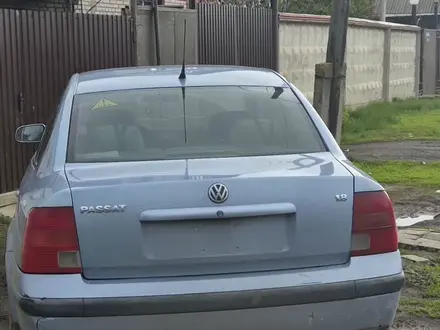Volkswagen Passat 1997 года за 1 800 000 тг. в Уральск – фото 2