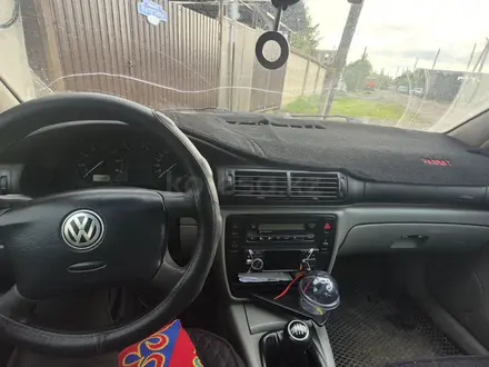 Volkswagen Passat 1997 года за 1 800 000 тг. в Уральск – фото 5