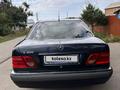 Mercedes-Benz E 200 1996 годаүшін2 600 000 тг. в Алматы – фото 2