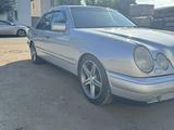 Mercedes-Benz E 280 1997 годаүшін4 500 000 тг. в Астана