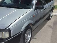 Volkswagen Passat 1993 годаfor1 200 000 тг. в Астана