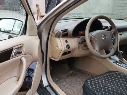 Mercedes-Benz C 240 2004 года за 3 500 000 тг. в Алматы – фото 8