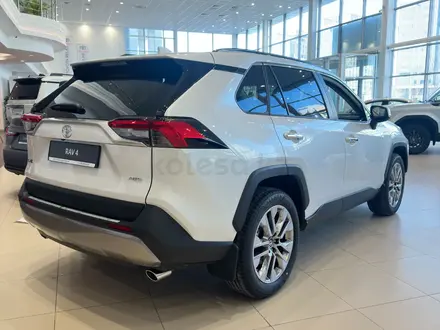 Toyota RAV4 Luxe+ 2025 года за 23 990 000 тг. в Астана – фото 4